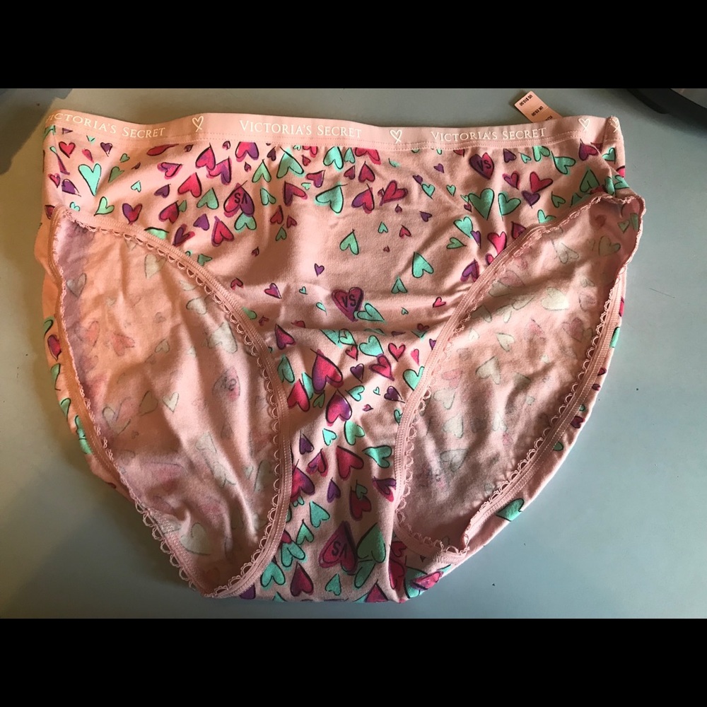 2 pairs❣️❣️Victoria’s Secret panties NWT 2 pair 💗